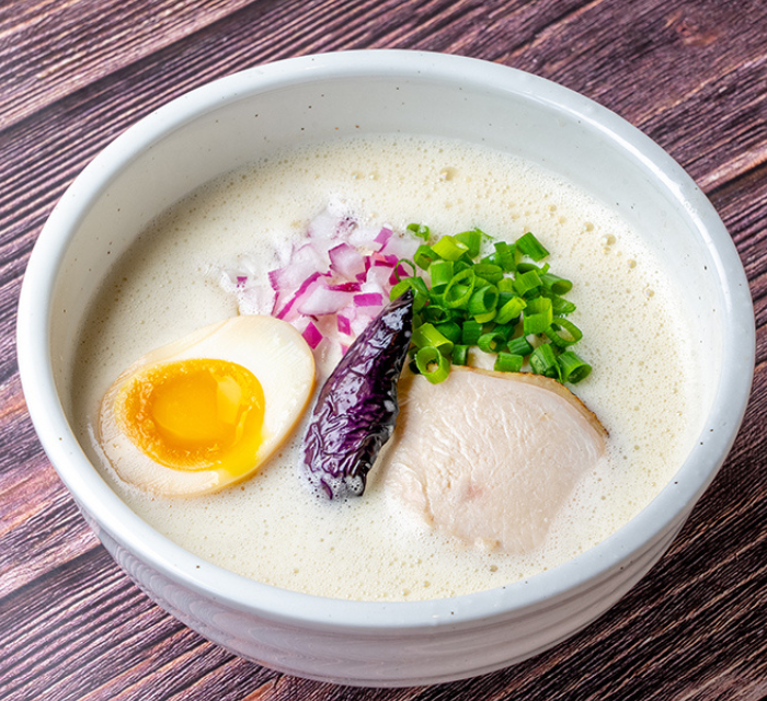 こだわりの鶏白湯スープ
