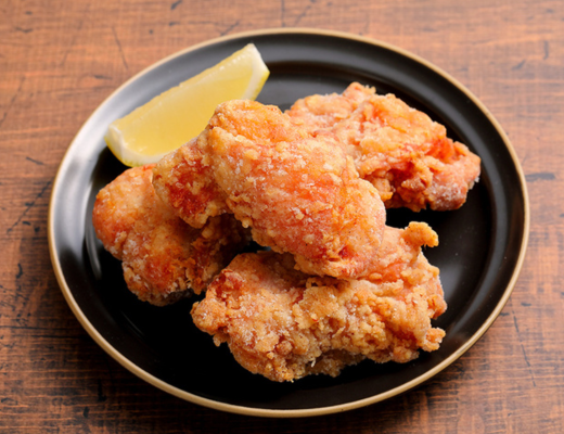 【トリノイロ】　　　　　　　　　　　　　　　　　　　　　　　　名物！もも唐揚げ